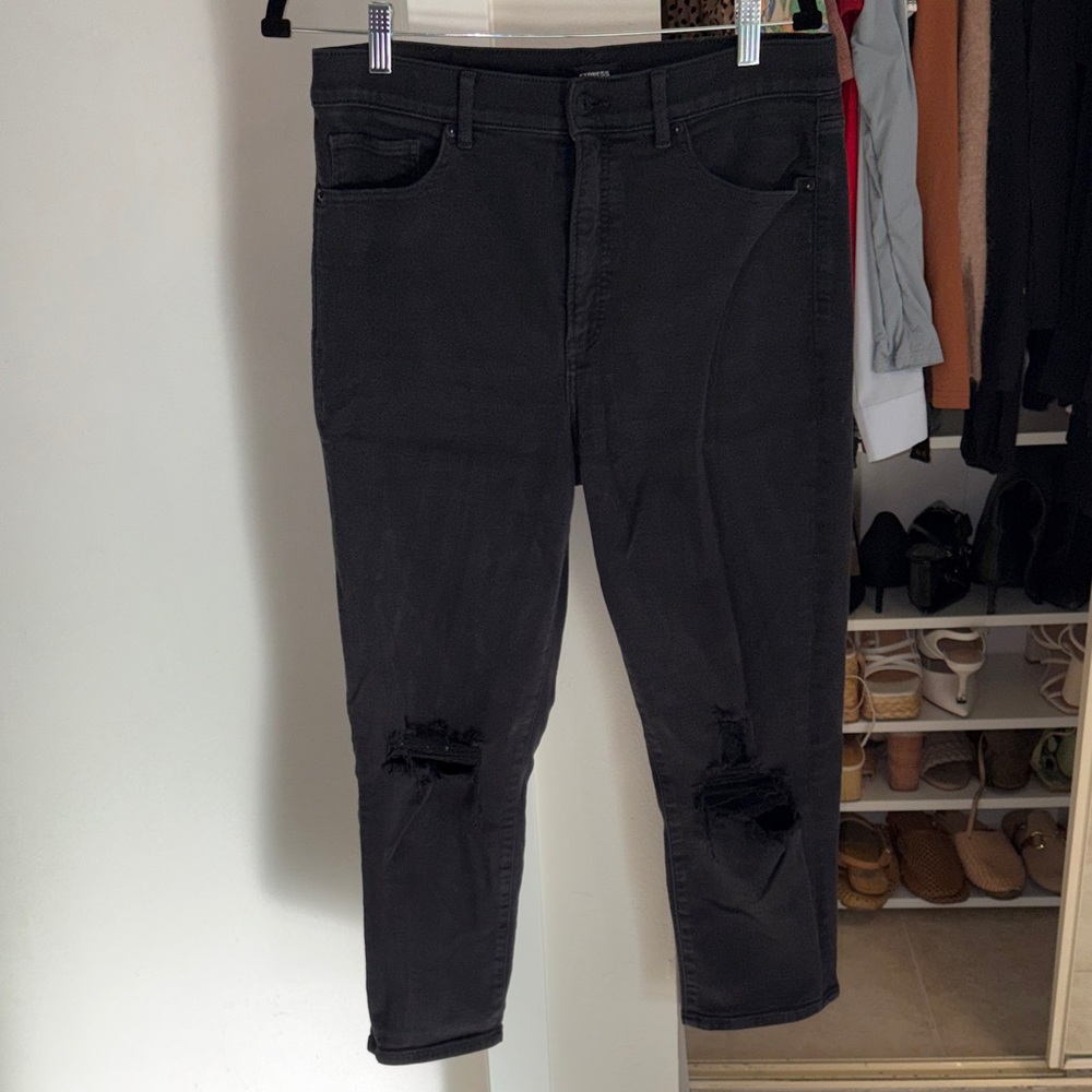 Black Distressed Jeans